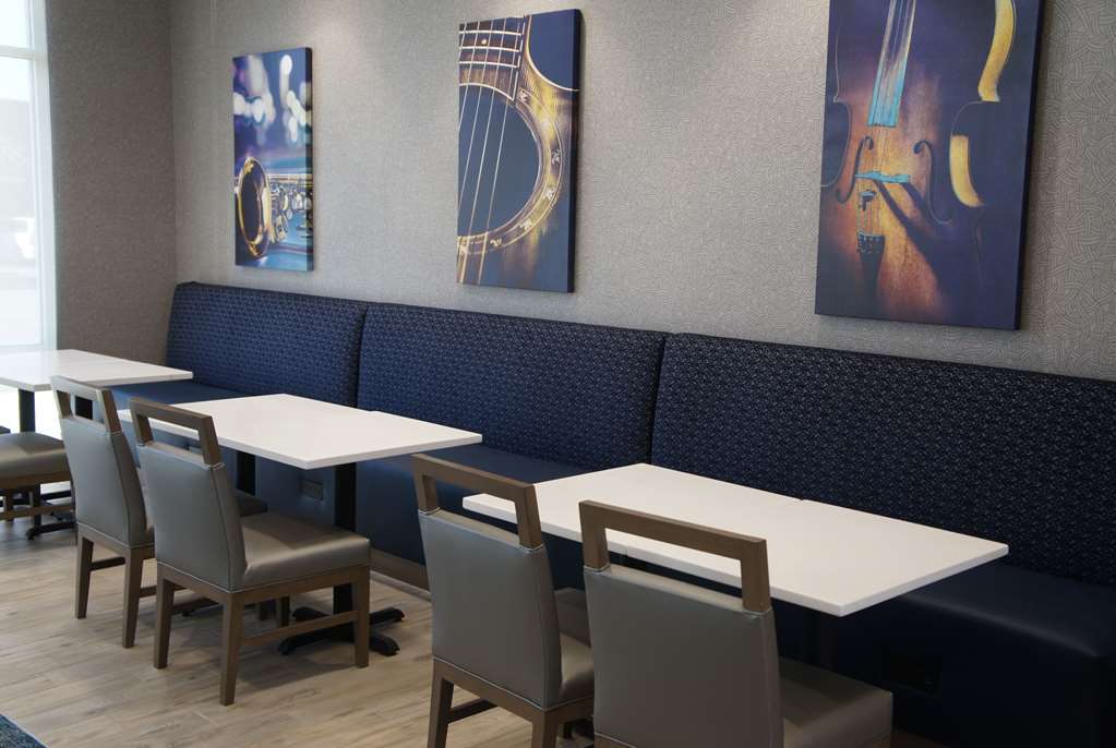 La Quinta Inn & Suites By Wyndham Kansas City Beacon Hill Restaurace fotografie